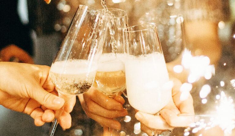 10 Tips for Hosting a Budget-Friendly Holiday Party