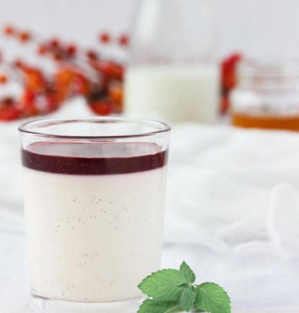 Vanilla Bean Panna Cotta with Berry Compote