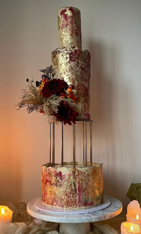 Gold & Red Cake Art